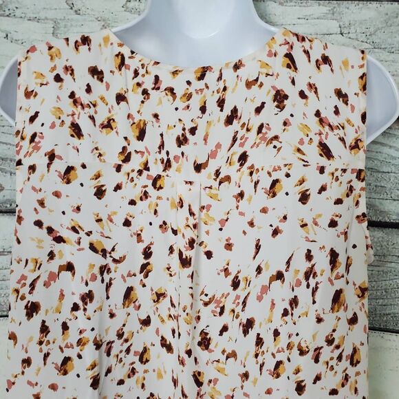 Maurices Women’s Blouse L White Sleeveless Abstract Print V Neck Top - Picture 5 of 8